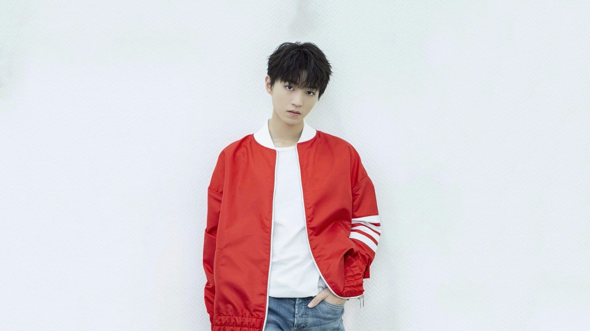 爱游戏-职业联赛推动俱乐部主场文化墙建设增强球迷归属，俱乐部文化墙设计