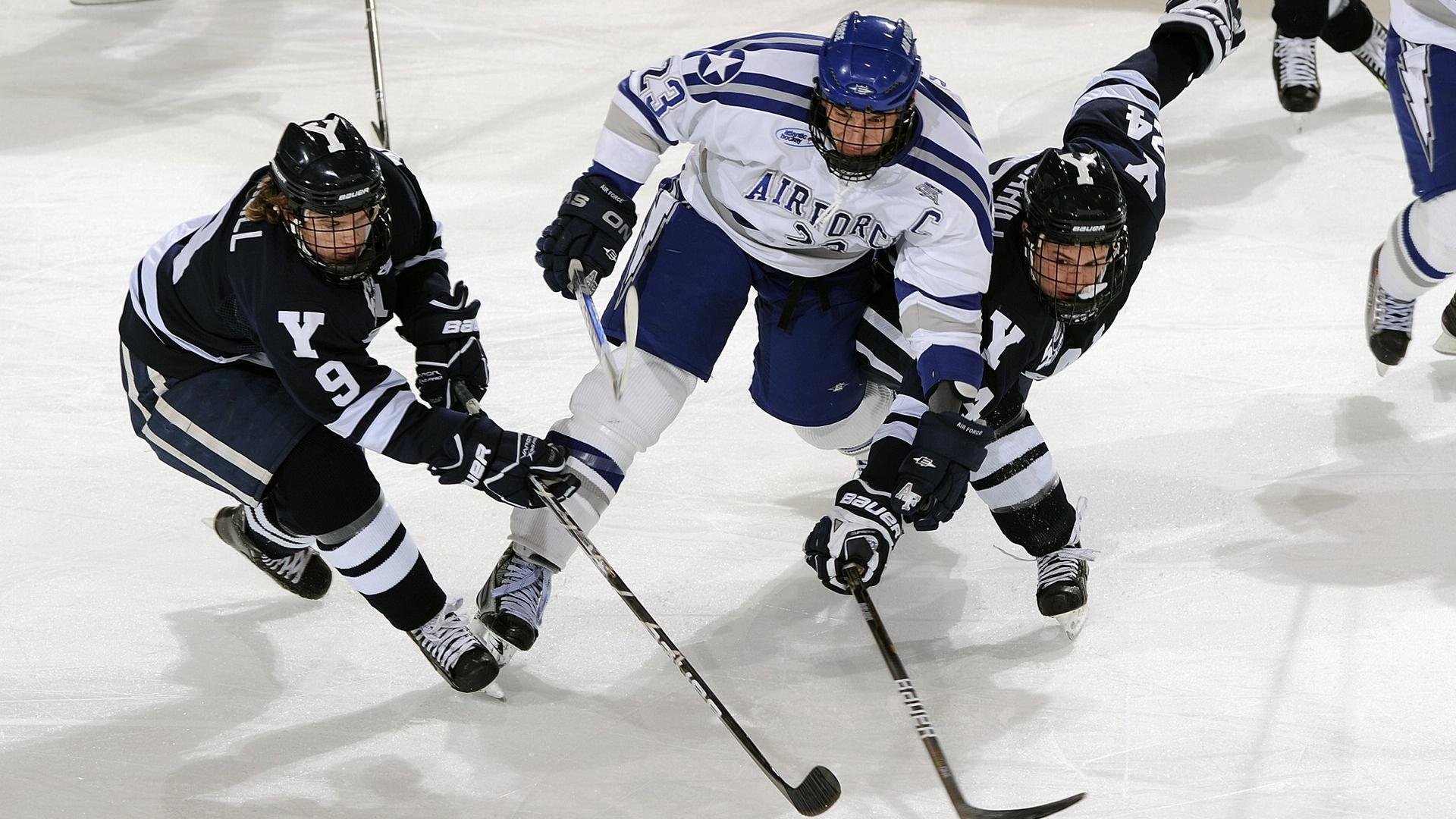 未来足球战术大揭秘：科技如何改变比赛？，足球战术发展趋势